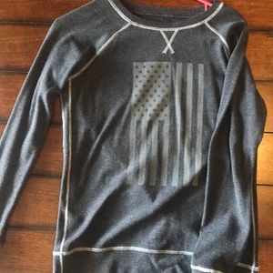 Eddie Bauer  Crew neck flag